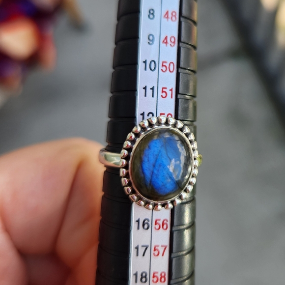 Handmade Sterling Silver 925 Oval Labradorite Ring Size 6.75 - Picture 7 of 8